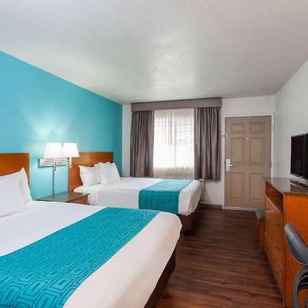 Howard Johnson By Wyndham National City/San Diego South Extérieur photo