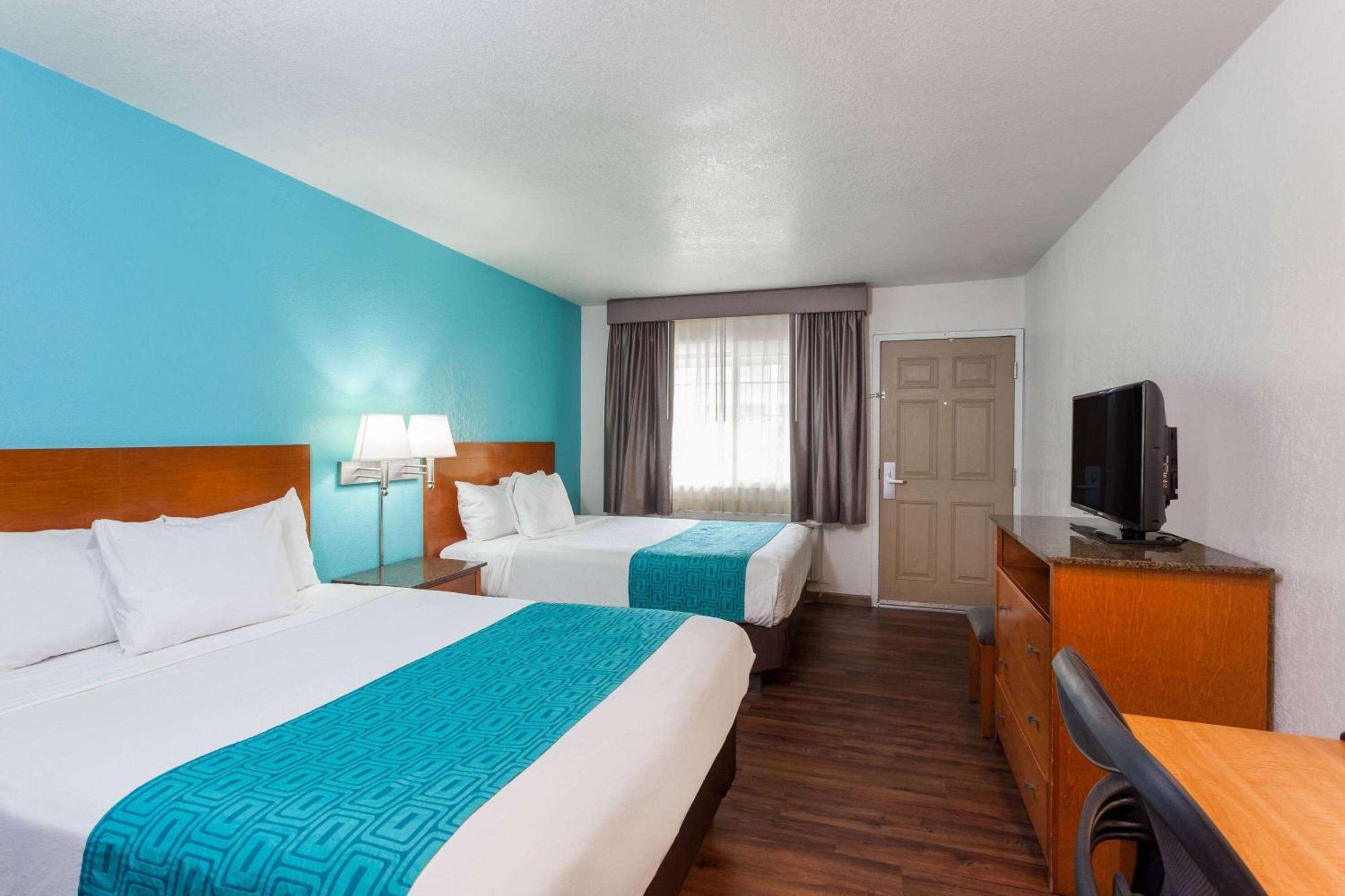 Howard Johnson By Wyndham National City/San Diego South Extérieur photo