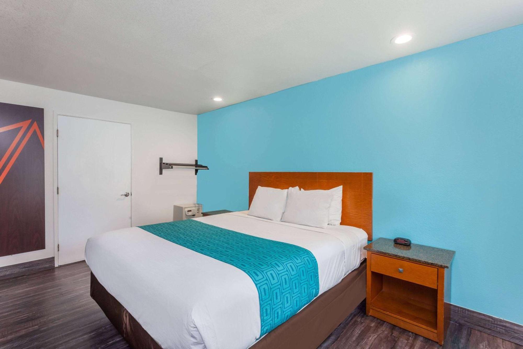 Howard Johnson By Wyndham National City/San Diego South Extérieur photo