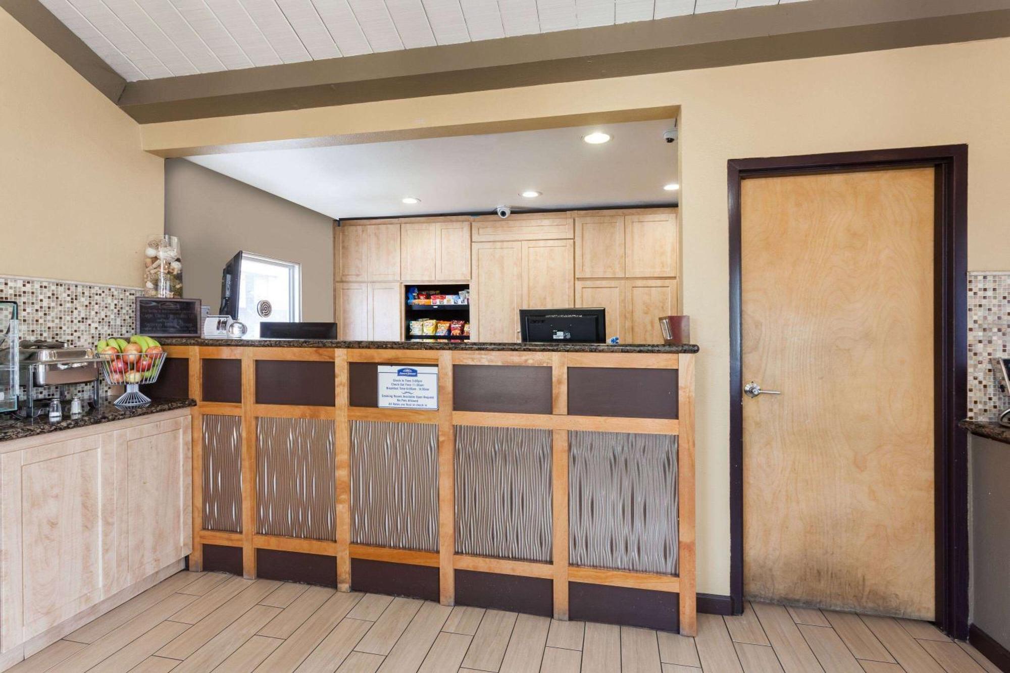 Howard Johnson By Wyndham National City/San Diego South Extérieur photo
