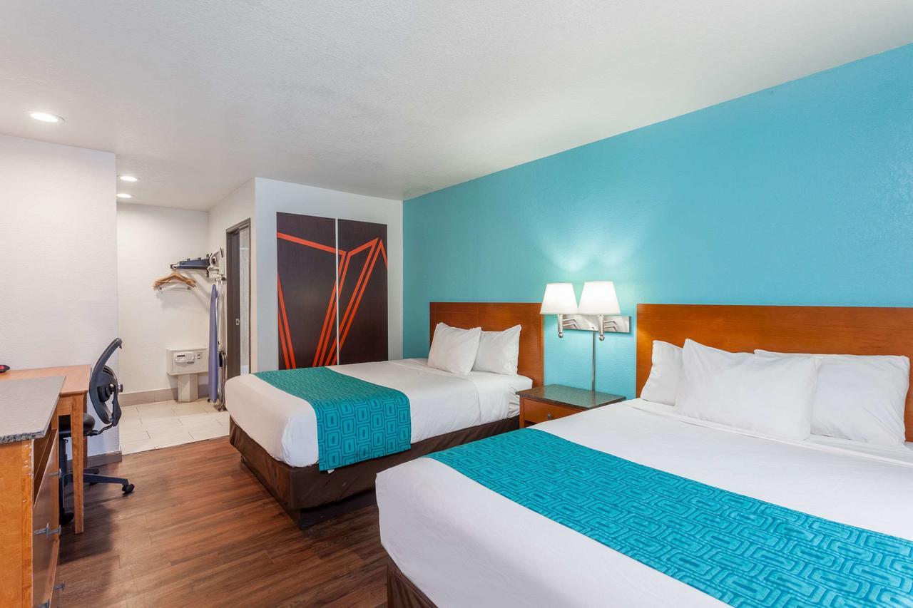 Howard Johnson By Wyndham National City/San Diego South Extérieur photo
