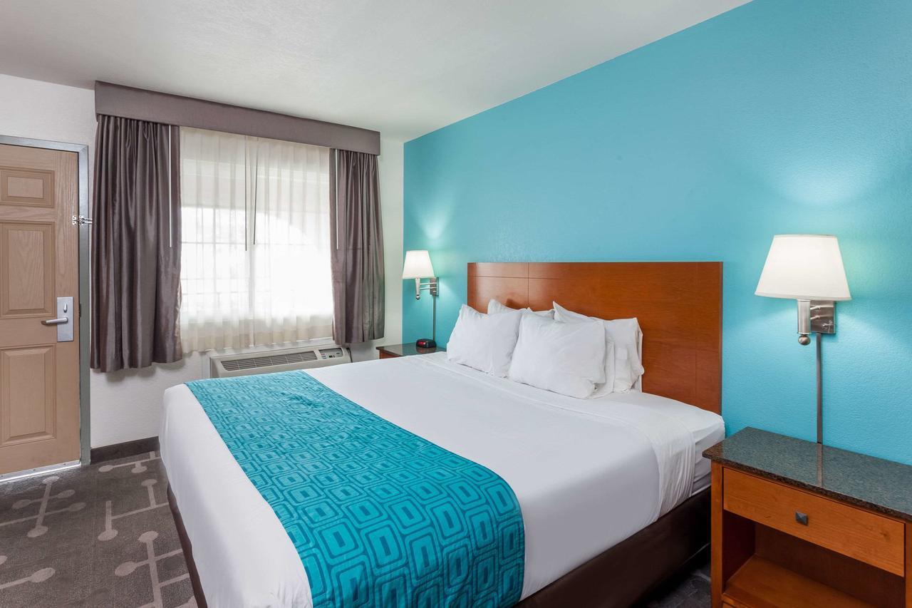 Howard Johnson By Wyndham National City/San Diego South Extérieur photo