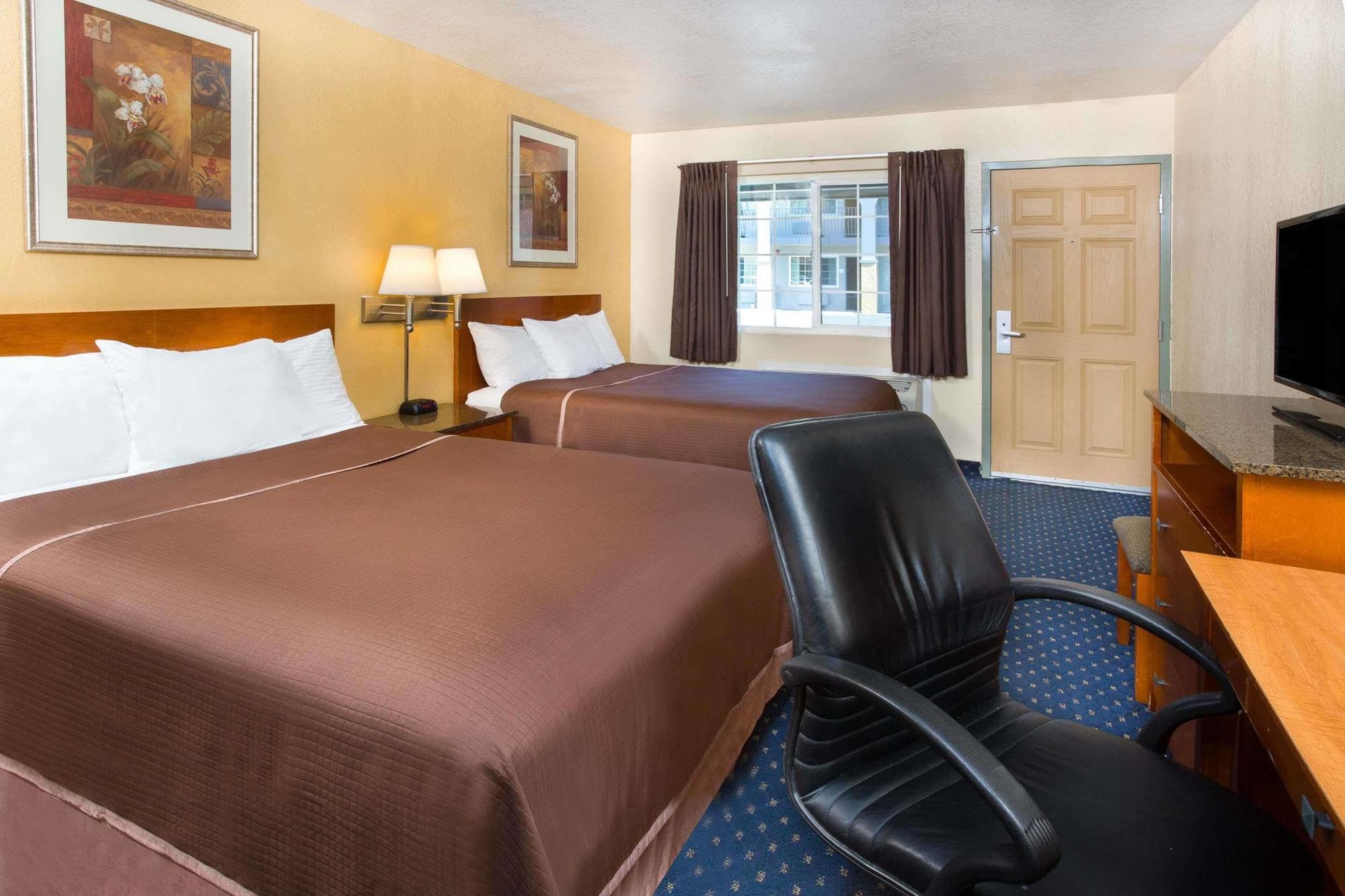 Howard Johnson By Wyndham National City/San Diego South Extérieur photo