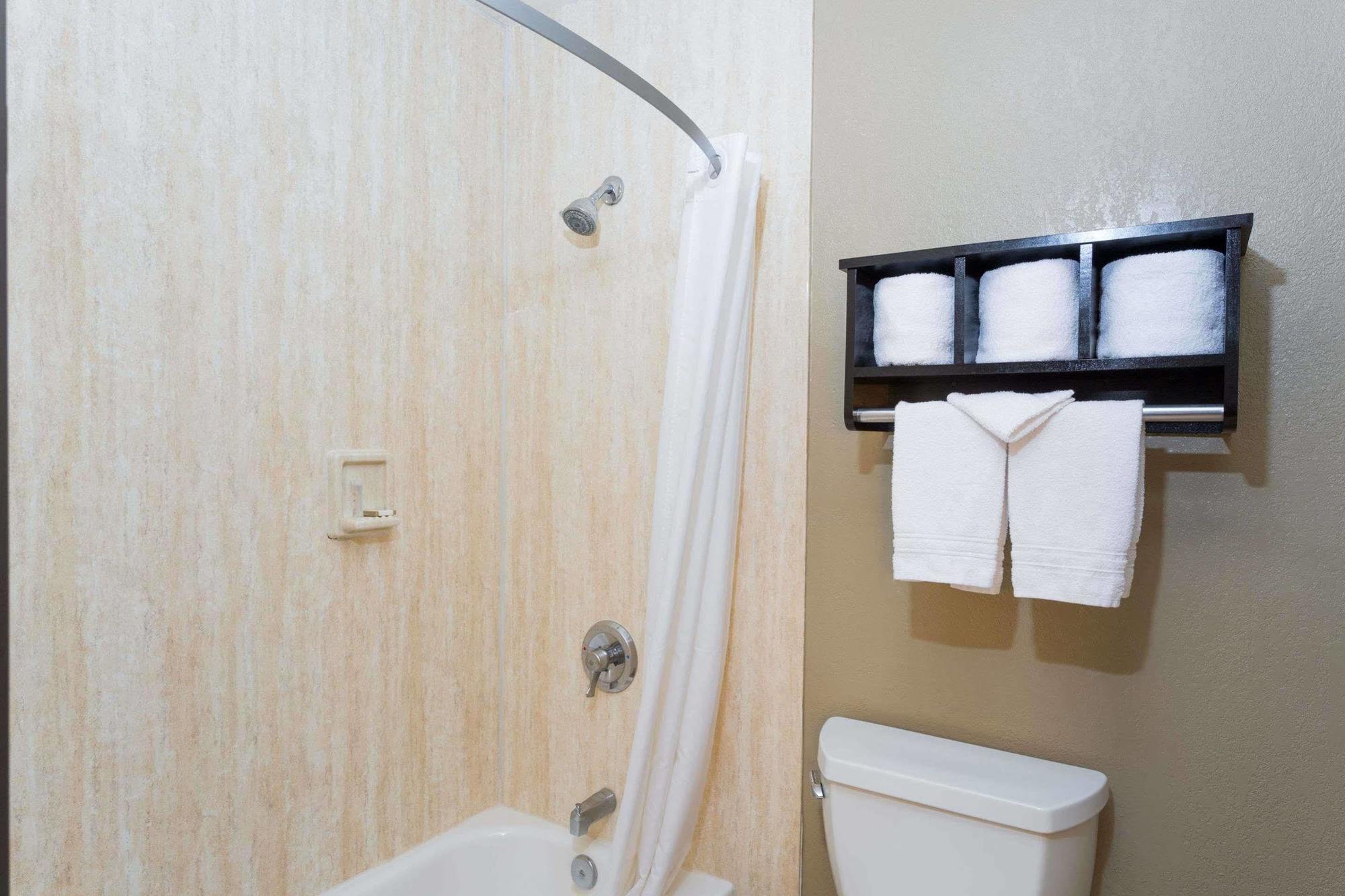 Howard Johnson By Wyndham National City/San Diego South Extérieur photo
